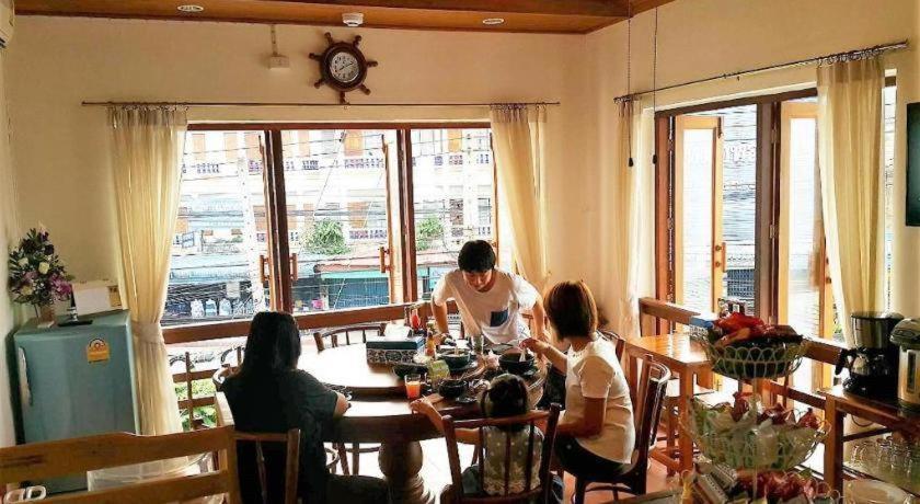Hotel The Indigo House Phrae Exterior foto